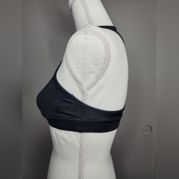 Bundle of 2 Jockey/Adidas Sport Bras. Size: Small. - Picture 12 of 16